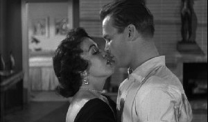 Mike Hammer (Palph Meeker) et sa charmante assistante (Maxine Cooper)